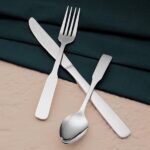 Libbey Brandware 136 5262 Colony 8 5/8" Medium Dinner Knife - 1