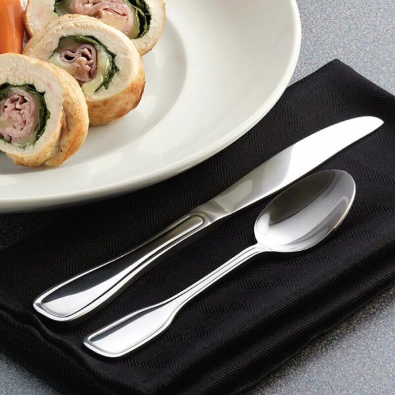 Libbey Brandware 145 5262 Wellington 8 3/4" Dinner Knife - 1